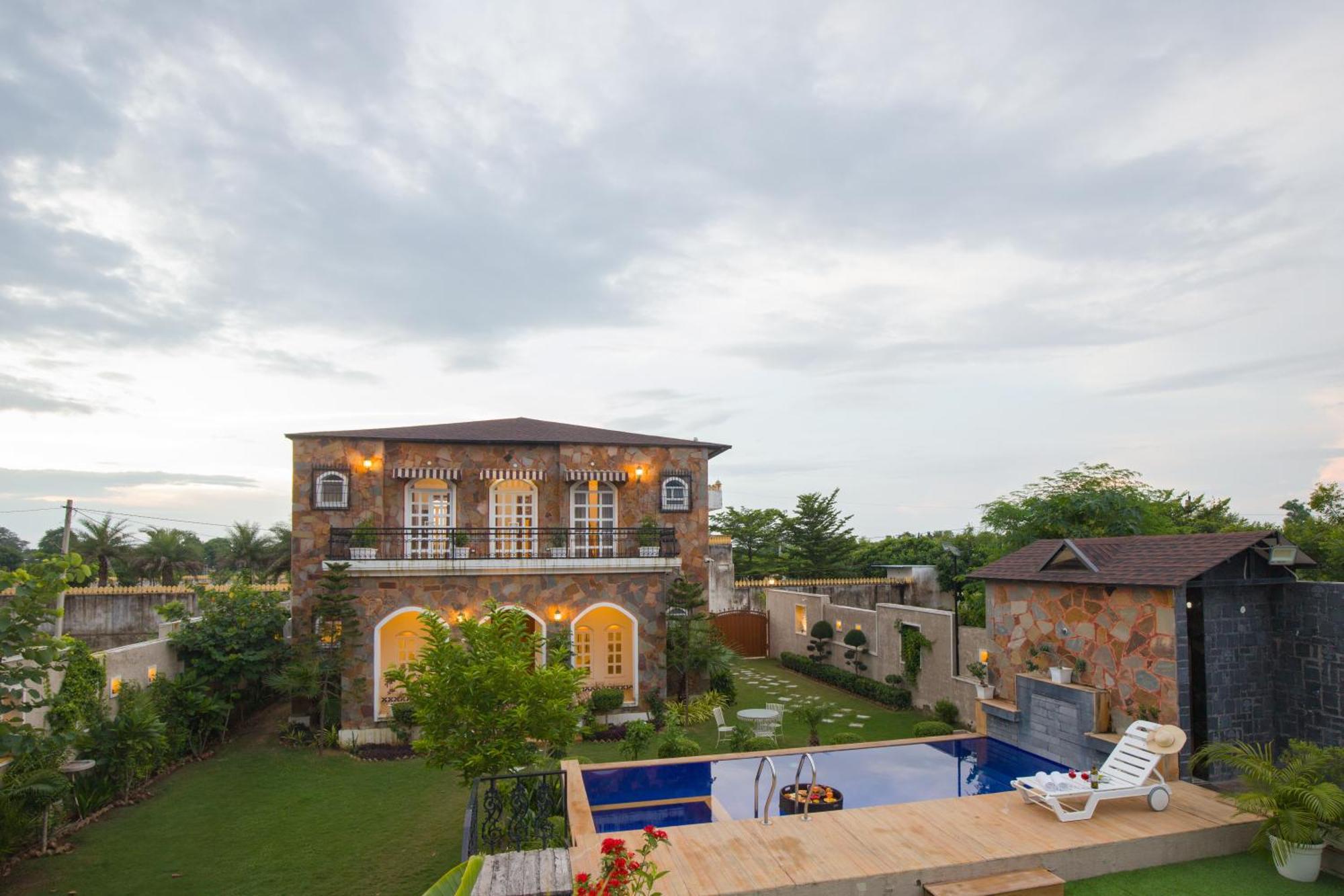 Elivaas 3 Bhk With Pvt Pool & Lush Garden - Oakwood Villa Jaipur Bagian luar foto