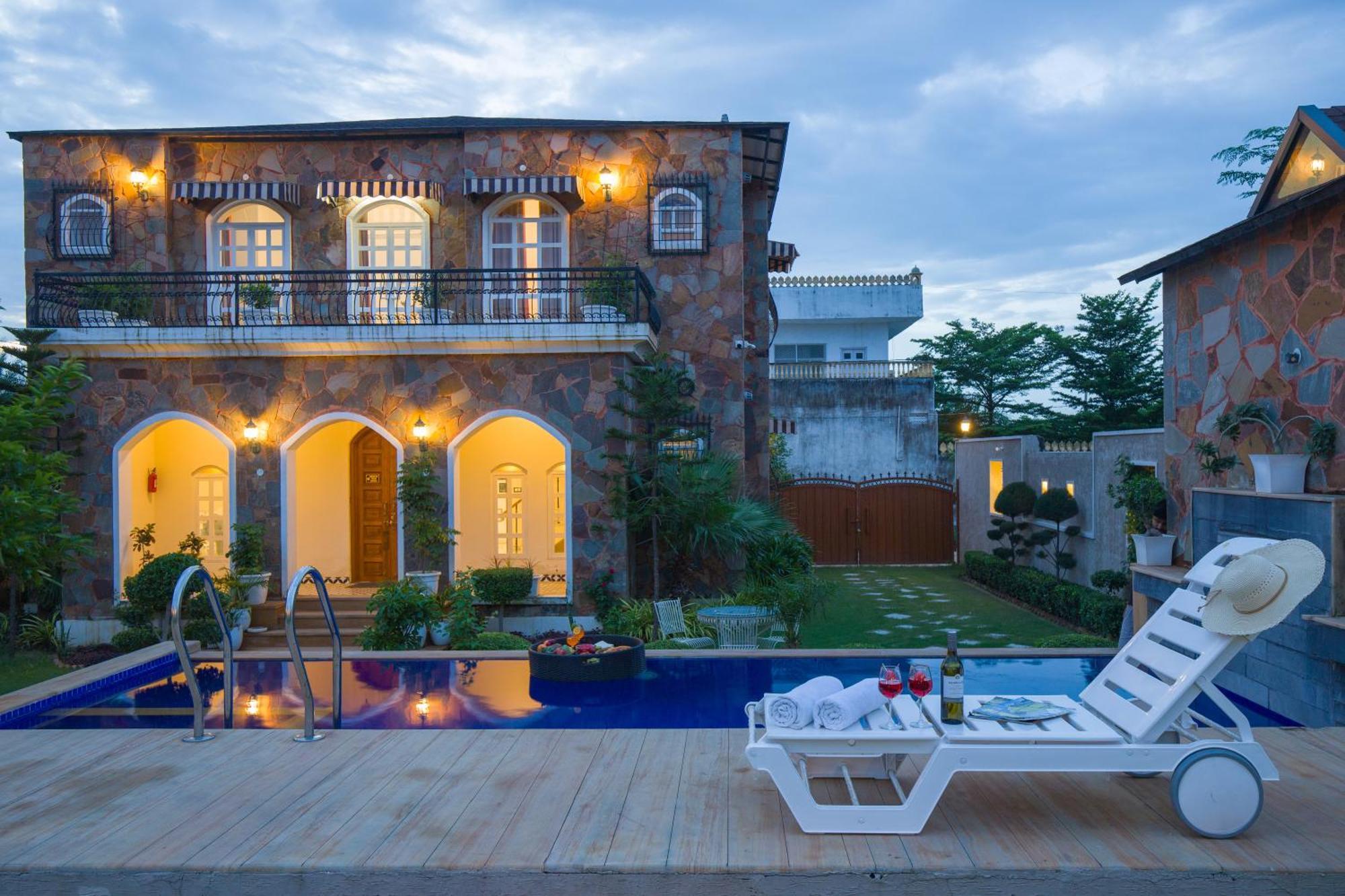 Elivaas 3 Bhk With Pvt Pool & Lush Garden - Oakwood Villa Jaipur Bagian luar foto