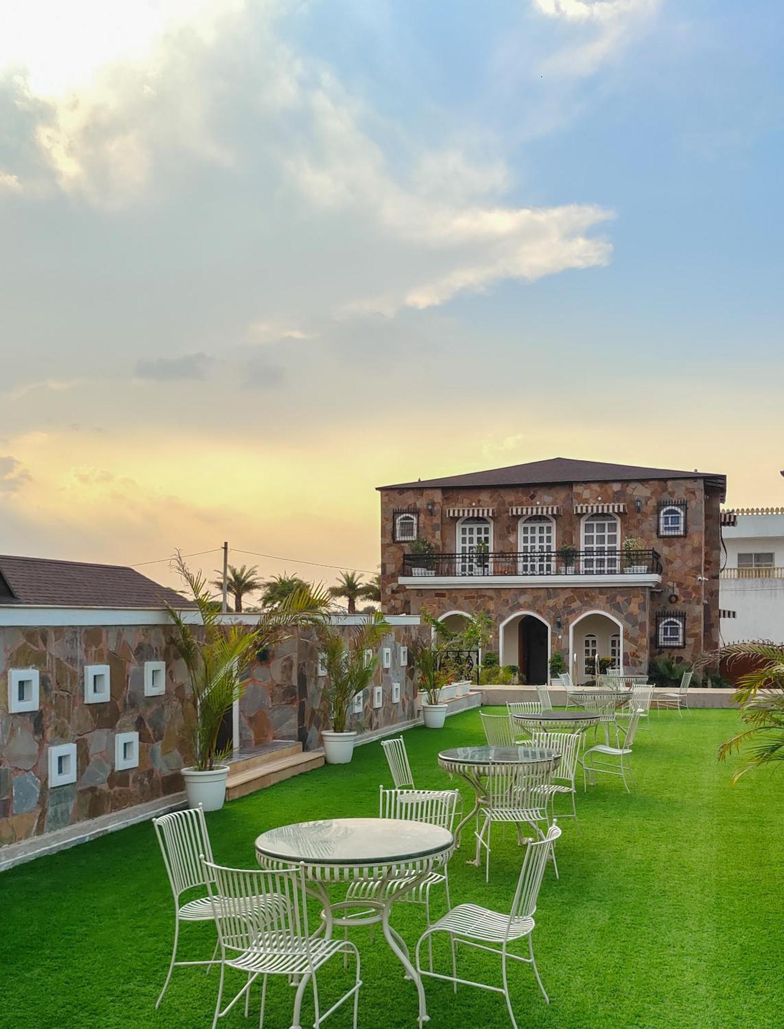 Elivaas 3 Bhk With Pvt Pool & Lush Garden - Oakwood Villa Jaipur Bagian luar foto